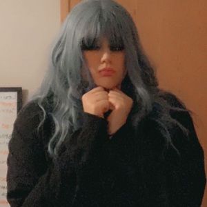 Meet your Posher, Alexis